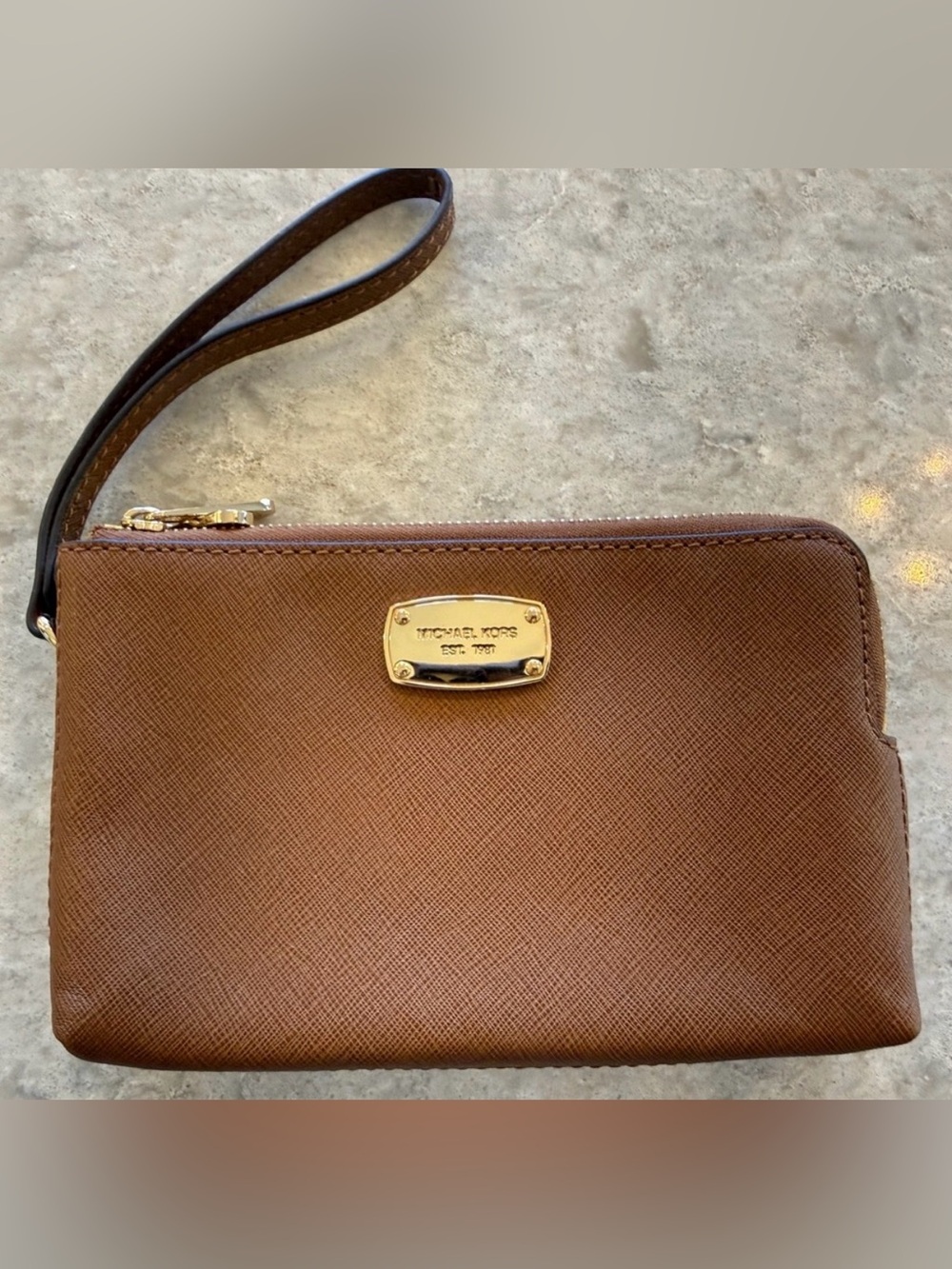 Like New Michael Kors Jet Set Double Zip/Gusset Wristlet, Dark Khaki/Dark Tan